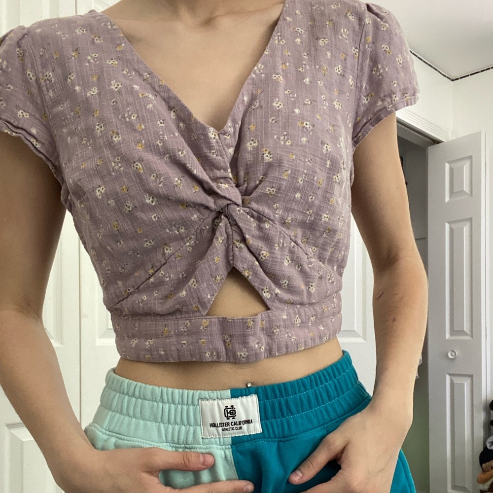 adorable purple floral cropped shirt with cut-out